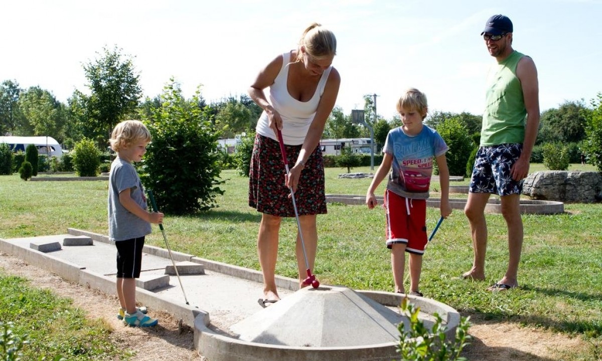 Camping Beauregard Jura Frankrijk Go4Holiday Camping Beauregard Jura Frankrijk Go4Holiday