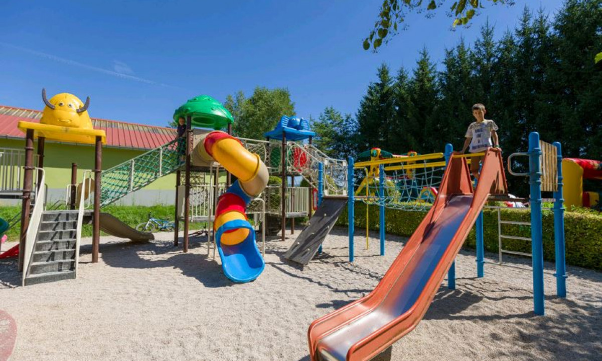 Camping Beauregard Jura Frankrijk Go4Holiday Camping Beauregard Jura Frankrijk Go4Holiday